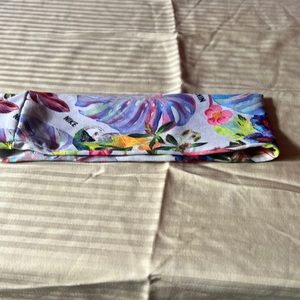 Nike women head band for exercise